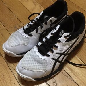 Volleyball shoes
